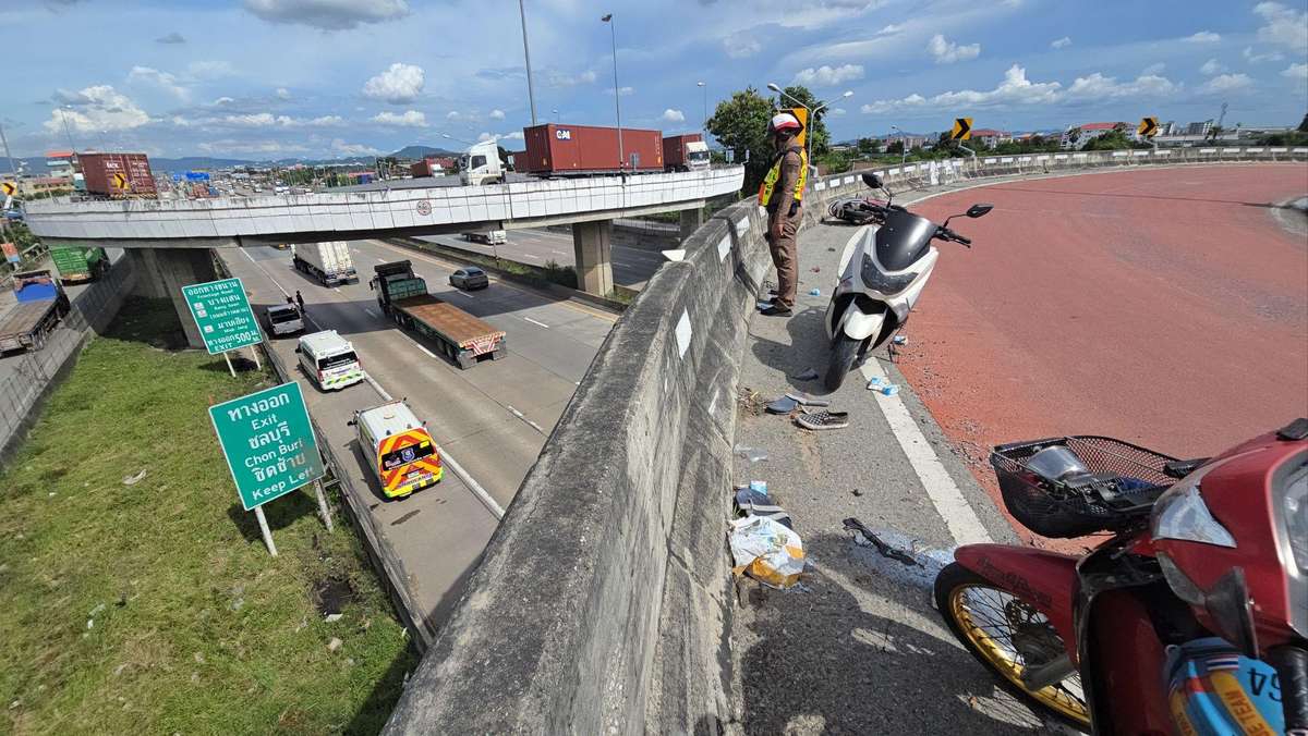 Ausländisches Paar überlebt Sturz von Überführung