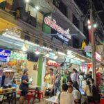 Bangkoks Straßenküchen in Gefahr: Garküchen von Gehwegen verbannt!