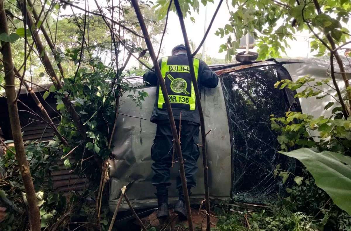 Fluchtversuch endet tödlich: Migranten-Pickup überschlägt sich