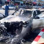 Touristen entkommen flammenden Mercedes