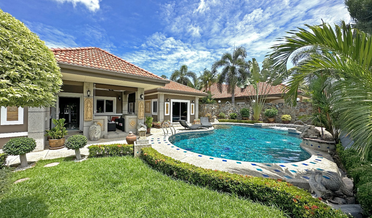 Traumhafte Poolvilla mit Gästehaus