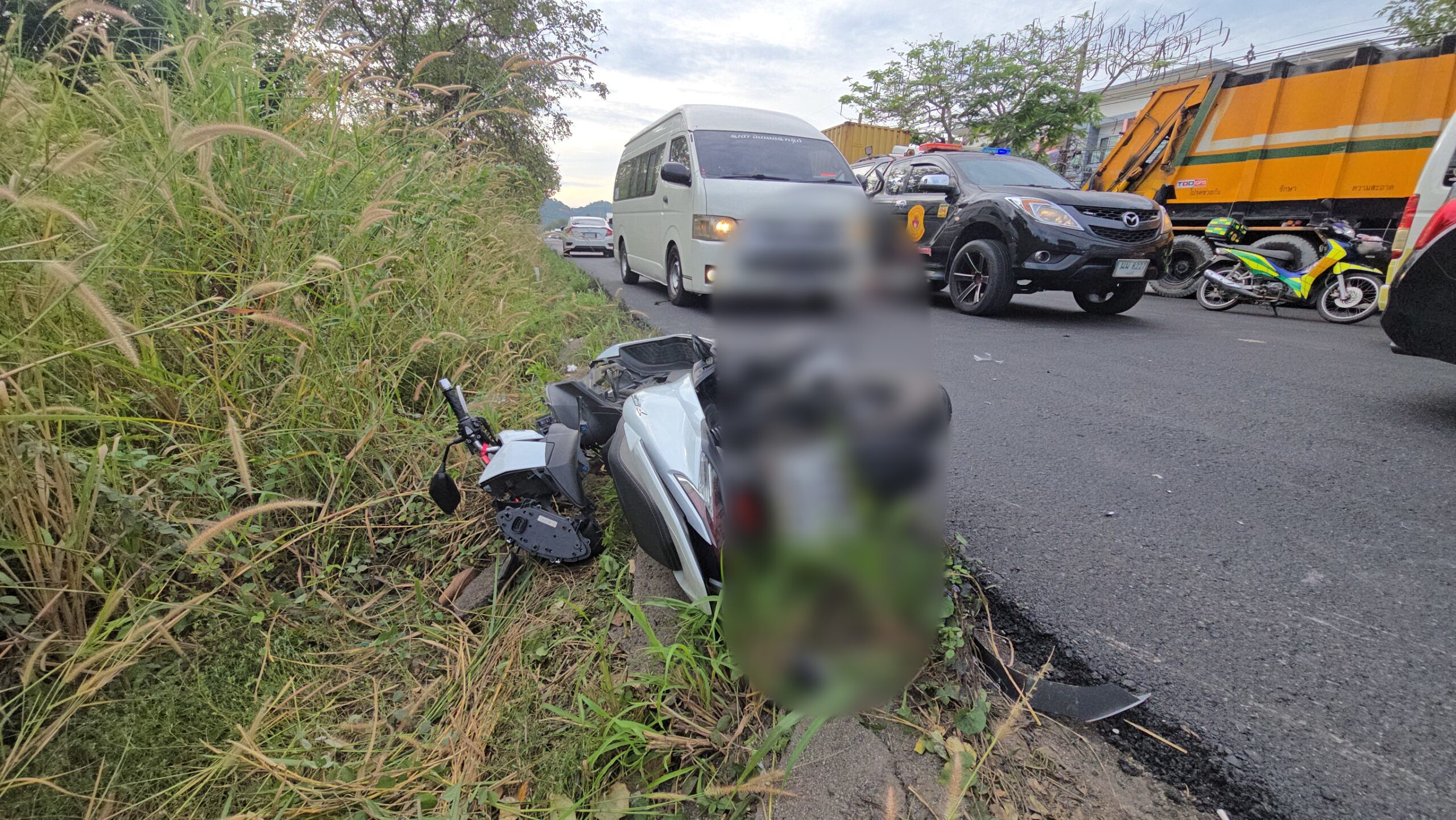Brüder prallen auf SUV – und dann in Gegenverkehr