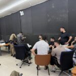 Betrugszentrum in Bangkok ausgehoben Police detain Azerbaijani, Georgian and Ukrainian suspects at a building off Soi Nuanchan in Bangkok after a raid on Friday night caught them allegedly working as scammers. (Photo: Metropolitan Police Bureau)