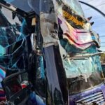 Drei Busse kollidieren - Schüler verletzt (Video) Drei Busse kollidieren - Schüler verletzt (Video)