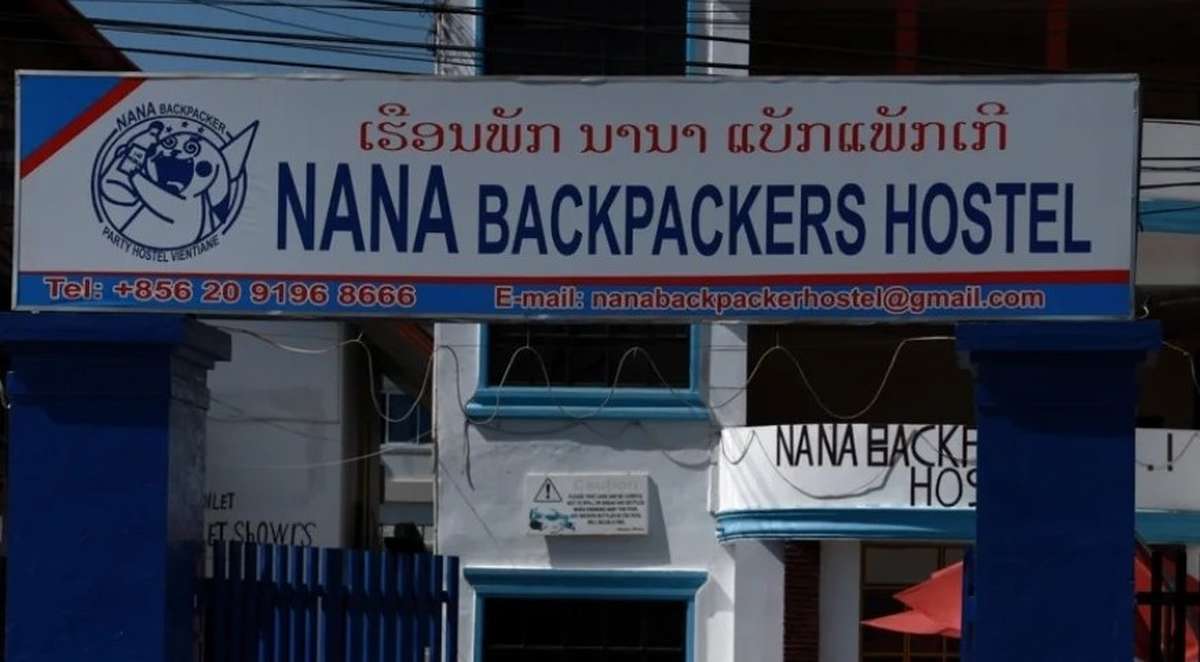 Ein Jahr nach Tod in Laos – Familien fordern Schutz vor Gift-Alkohol