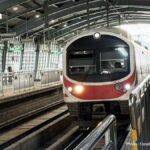 „Einfach antippen – und los!“: Bangkok startet kontaktloses Bahnfahren