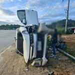 Fahrer schläft ein – Pickup überschlägt sich