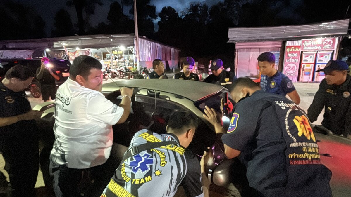 Kind in Pattaya aus verschlossenem Auto gerettet