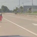 Kita-Schock: Mädchen läuft auf Schnellstraße (Video)