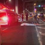 Mercedes rammt Motorrad – Fahrerin sofort tot Mercedes rammt Motorrad – Fahrerin sofort tot