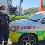 Motorrad bremst Rettungswagen aus Motorrad bremst Rettungswagen aus