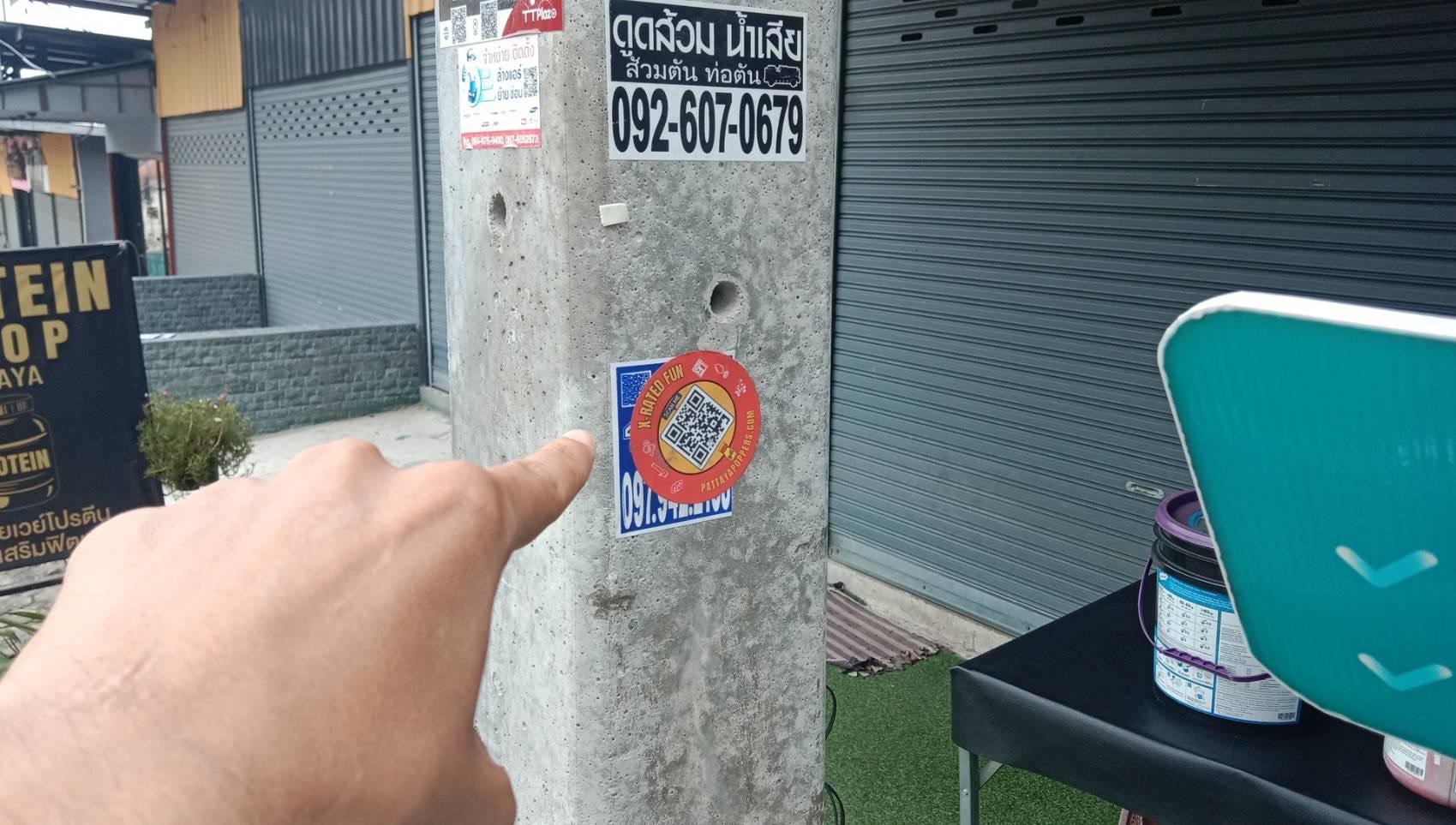 Pattaya mit illegalen QR-Codes gepflastert