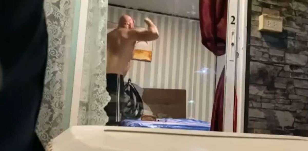 Pole randaliert erneut in Phuket-Hotels