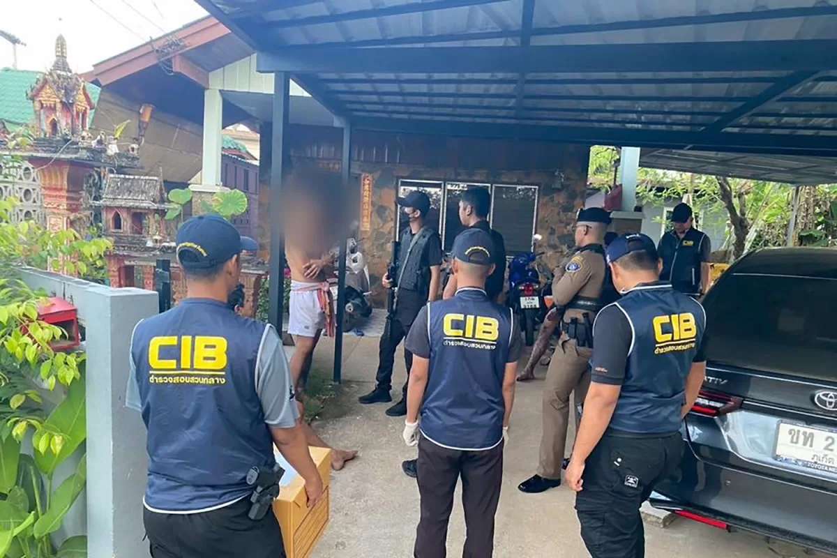 Polizei stürmt sieben Orte gleichzeitig