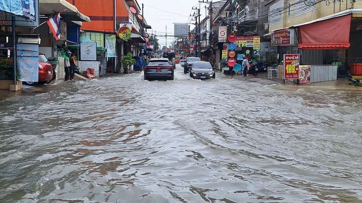 Regen in Pattaya: Straßen plötzlich unter Wasser!