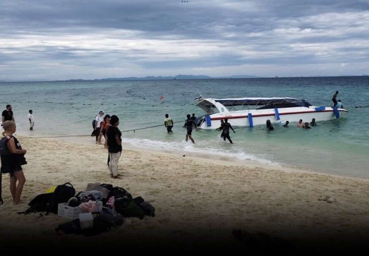 Touristenboot kippt - Alle gerettet