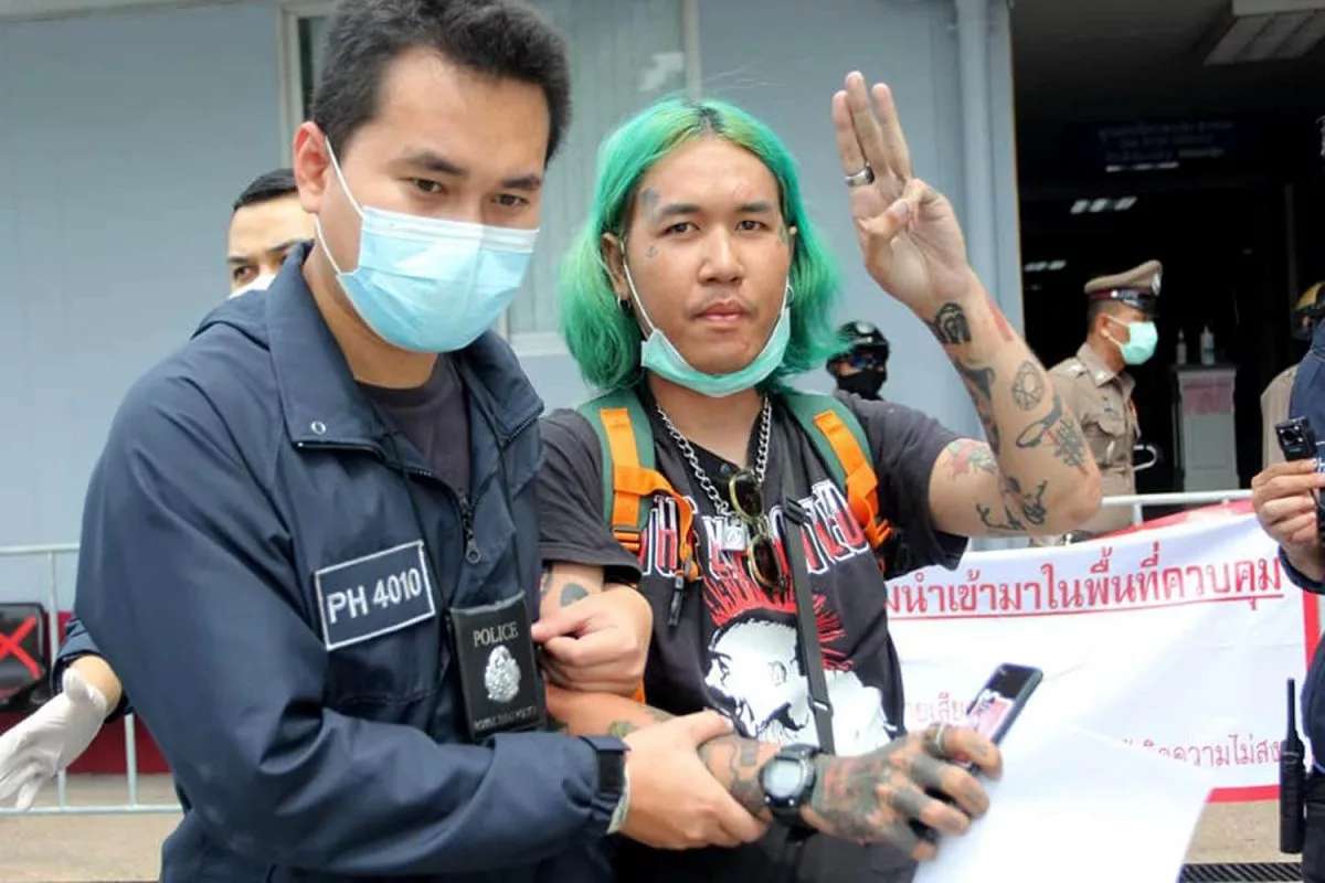 46 Jahre Haft für Facebook-Posts