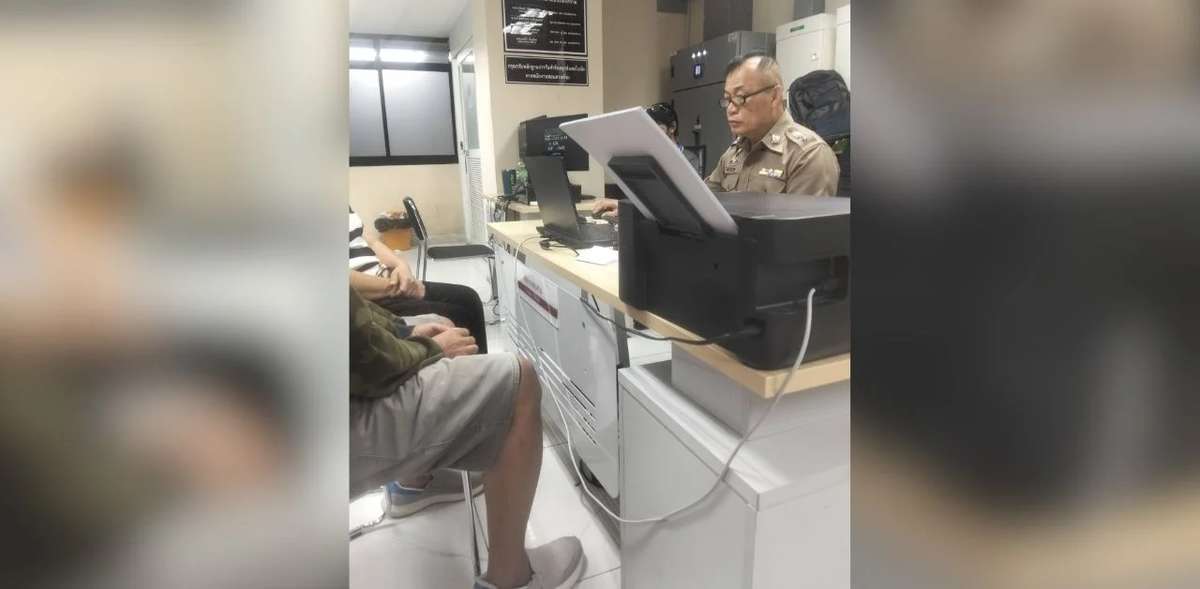 AuslĂ€nder raubt Bolt-Fahrer aus und flĂŒchtet