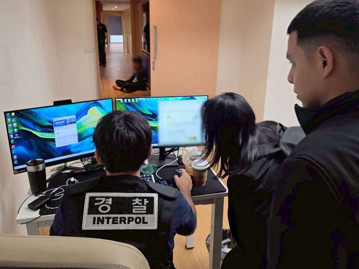 Bangkok: 17 Call-Center-Betrüger verhaftet (Video)