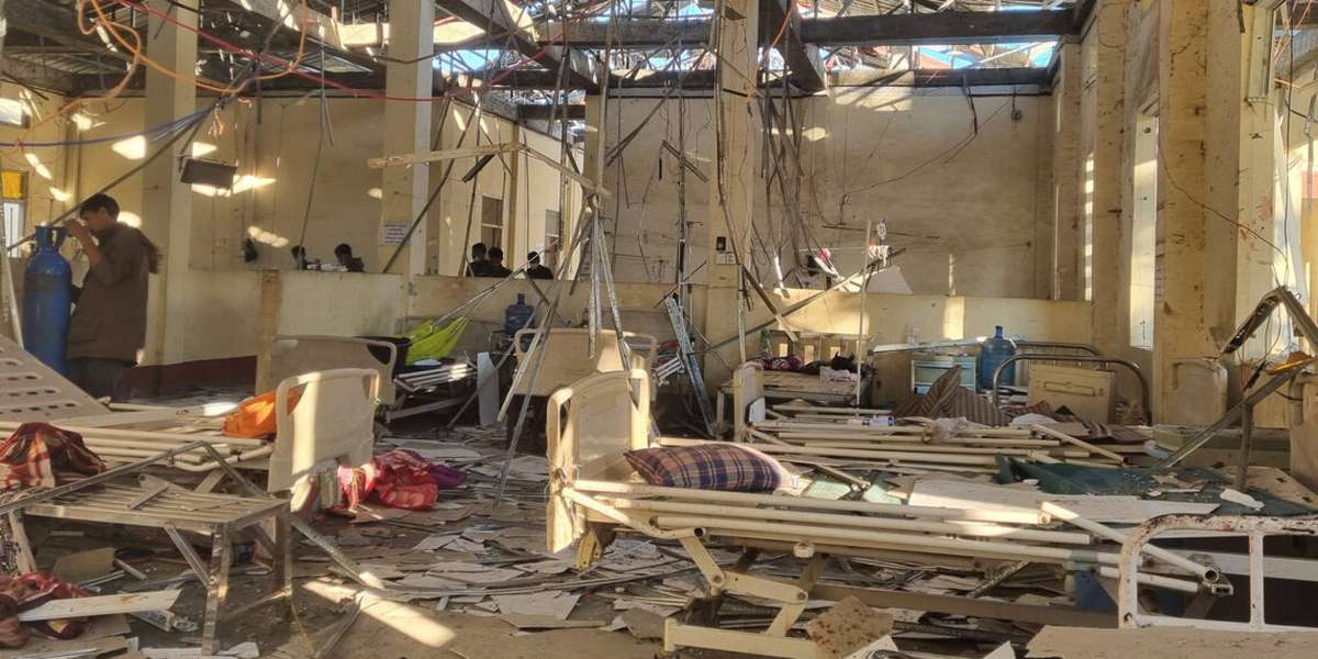 Bomben auf Klinik: Über 30 Tote bei Junta-Angriff