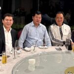 Hun Sen nutzt altes Foto als Waffe (Video) Hun Sen nutzt altes Foto als Waffe (Video)