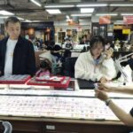 Illegal! Ausländer verkaufen Amulette (Video) Illegal! Ausländer verkaufen Amulette (Video)