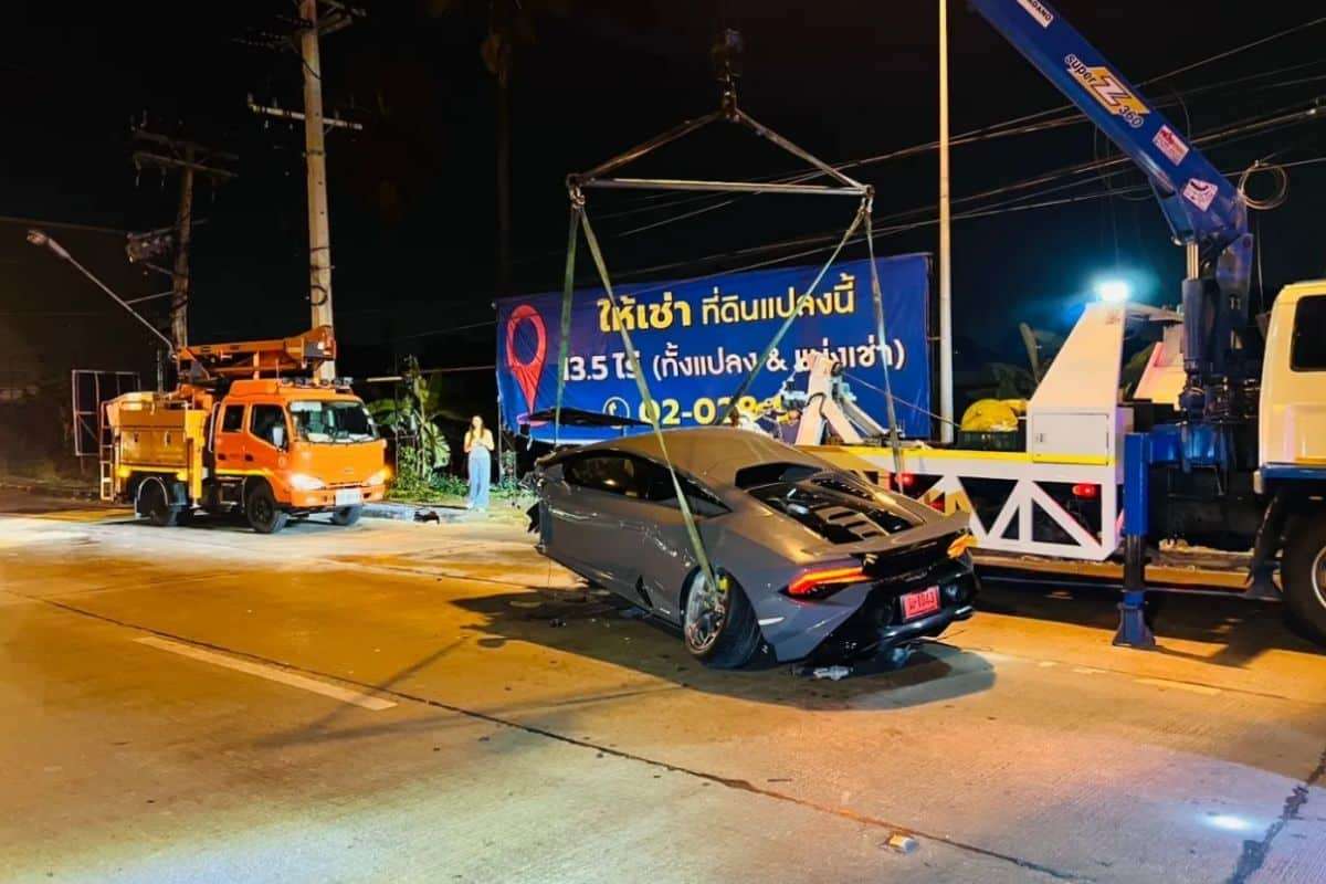 Lambo kracht in Strommast – Wunder! Niemand tot