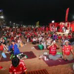 Mega-Leinwand am Meer begeistert Fans