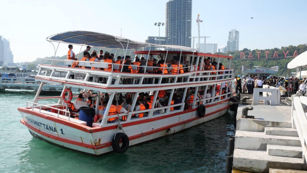 Menschenansturm auf Koh Larn