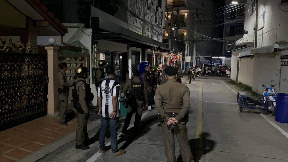 Messer, Feuer, Balkon-Flucht – Mann dreht durch