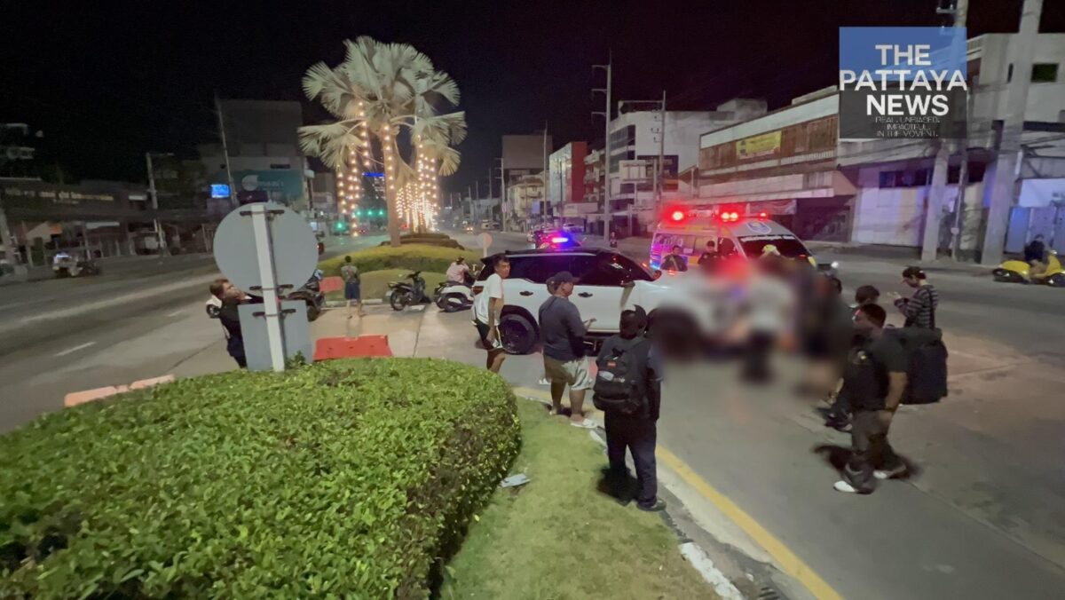 Motorradfahrerin bei U-Turn-Crash schwer verletzt