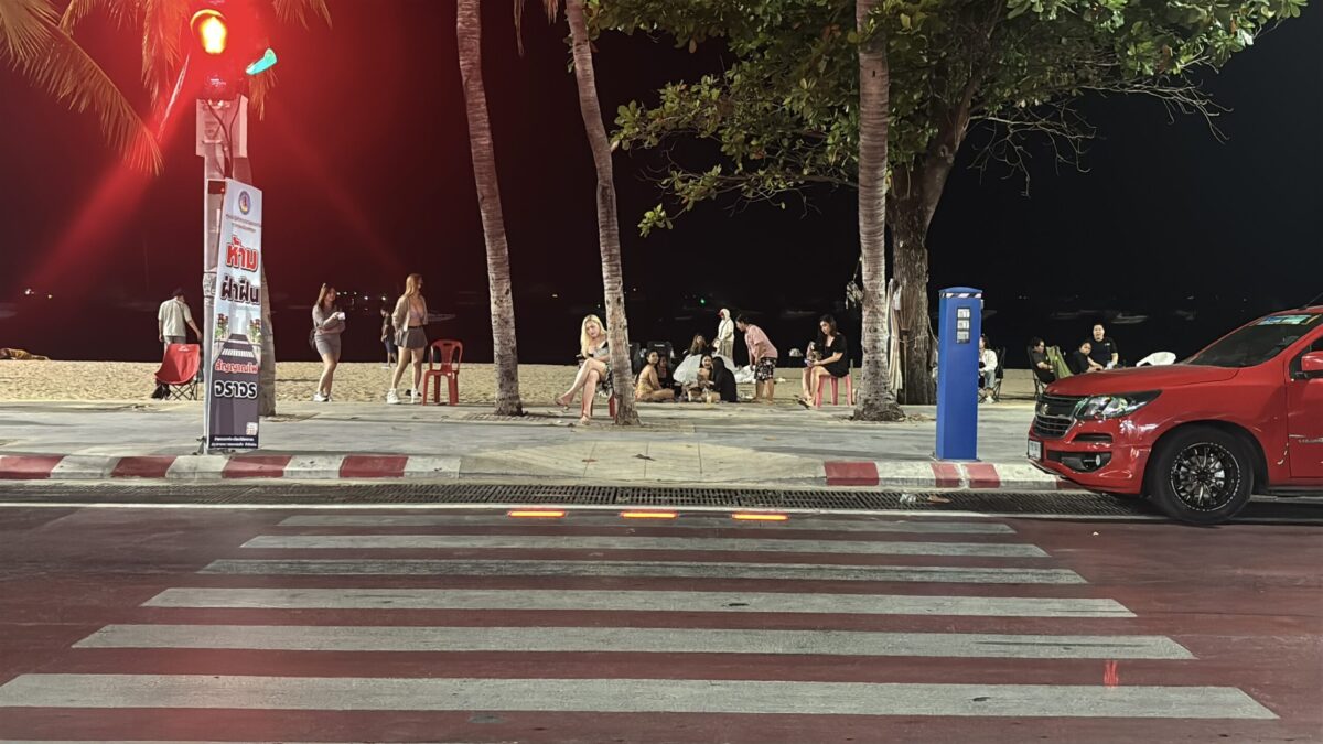 Touristen-Prügelei an Pattaya Beach