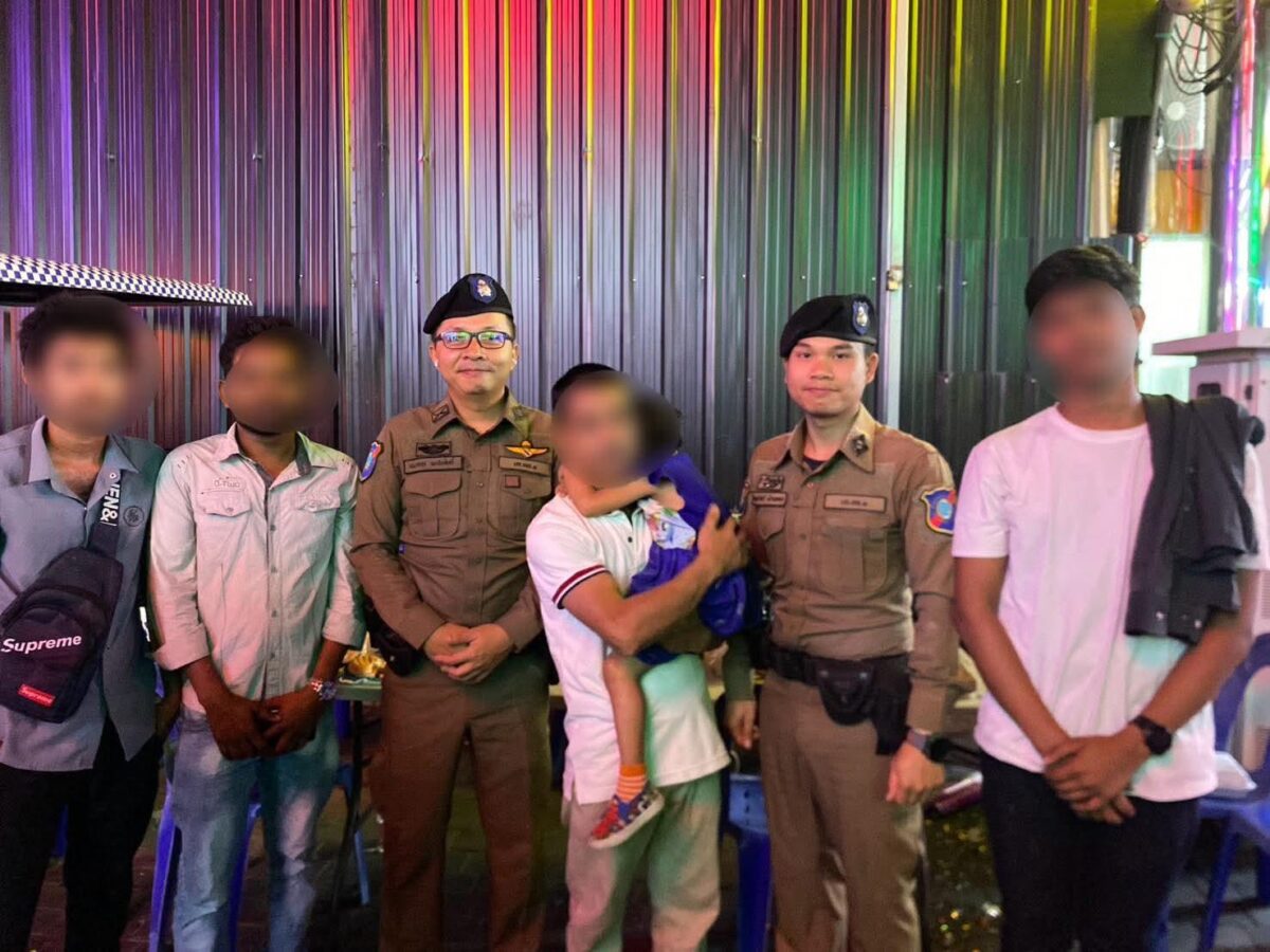 Ausländisches Kind auf Walking Street verschwunden