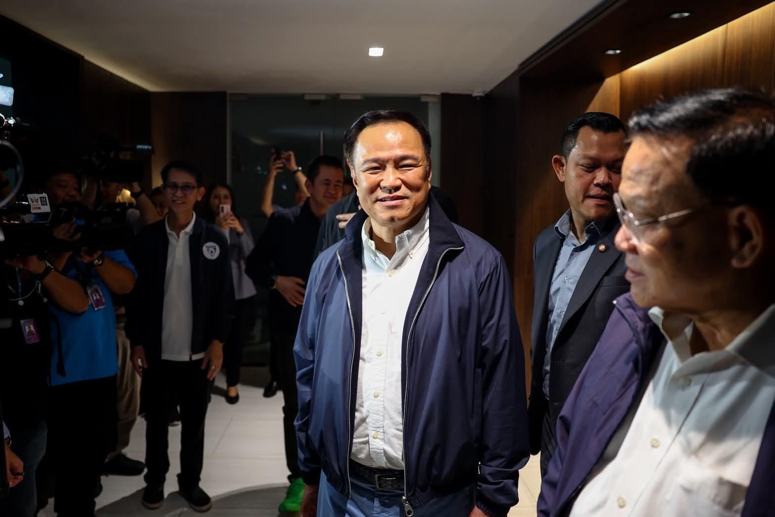 Mörsergranate trifft Thai-Soldaten