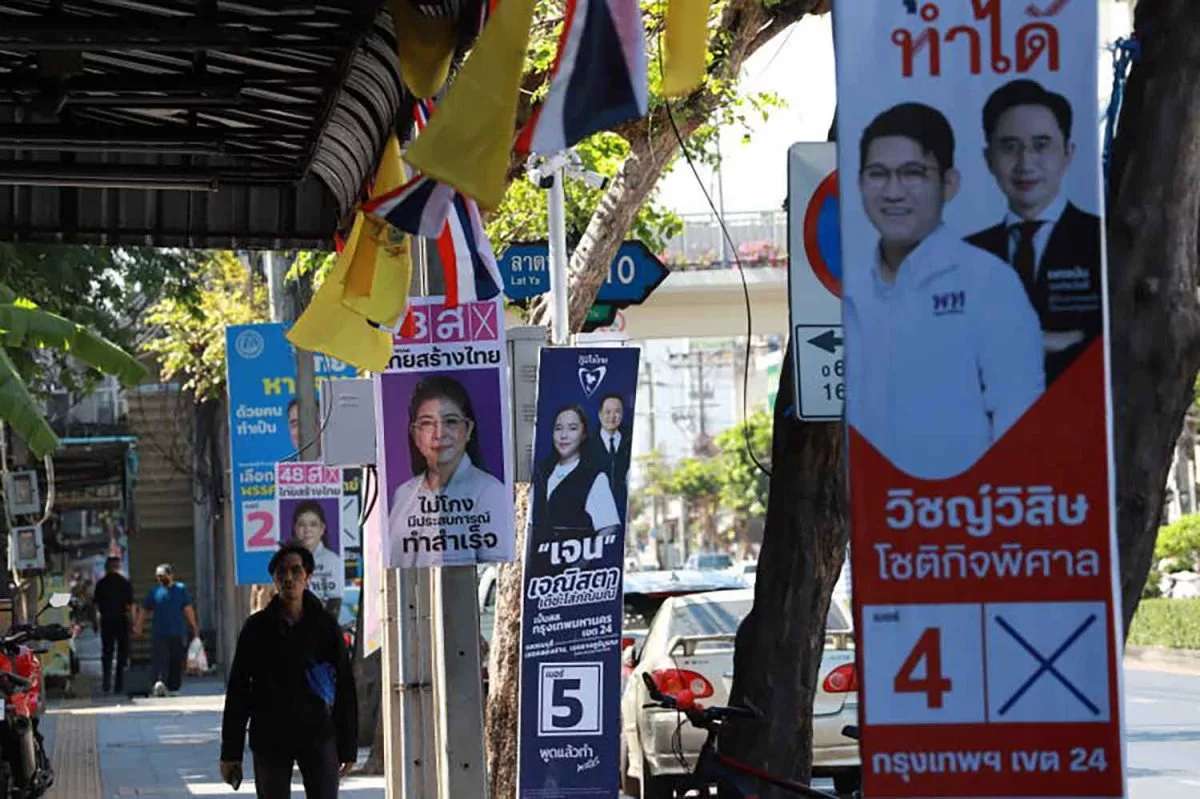 Polit-Rennen: Neue Versprechen, neue Angriffe