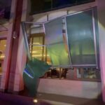 Unbekleideter Tourist stürzt aus siebtem Stock Unbekleideter Tourist stürzt aus siebtem Stock