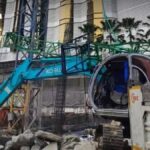 Bangkok: Kran stürzt auf Baustelle - Zwei Bauarbeiter verletzt Bangkok: Kran stürzt auf Baustelle - Zwei Bauarbeiter verletzt