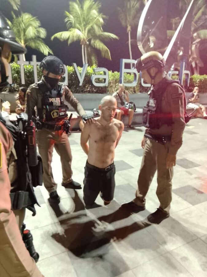 Betrunkener Tourist rastet in Jomtien aus