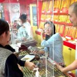 Goldcrash schickt Baht auf Talfahrt