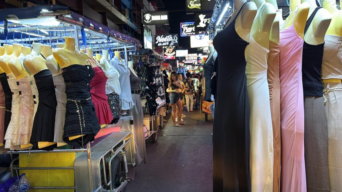 Pattaya: Soi 6 versinkt im Nachtchaos