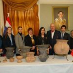 Schweiz übergibt 11 Artefakte Schweiz übergibt 11 Artefakte