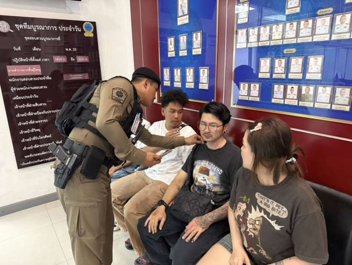 Sekunden-Raub: Goldkette im Tuk Tuk entrissen