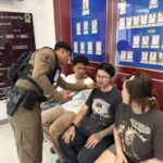 Sekunden-Raub: Goldkette im Tuk Tuk entrissen