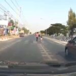 Thanyaburi: Kleinkind rennt in Verkehr (Video) Thanyaburi: Kleinkind rennt in Verkehr (Video)