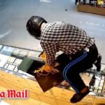 Goldraub im Einkaufszentrum: Täter feuert Schuss und flieht Goldraub im Einkaufszentrum: Täter feuert Schuss und flieht