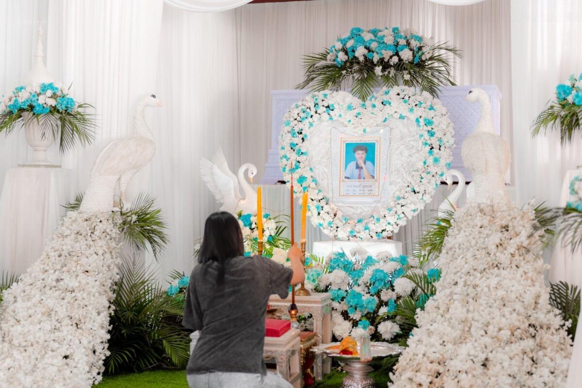 Pattaya: Teenie tot, Chinesischer Fahrer weg