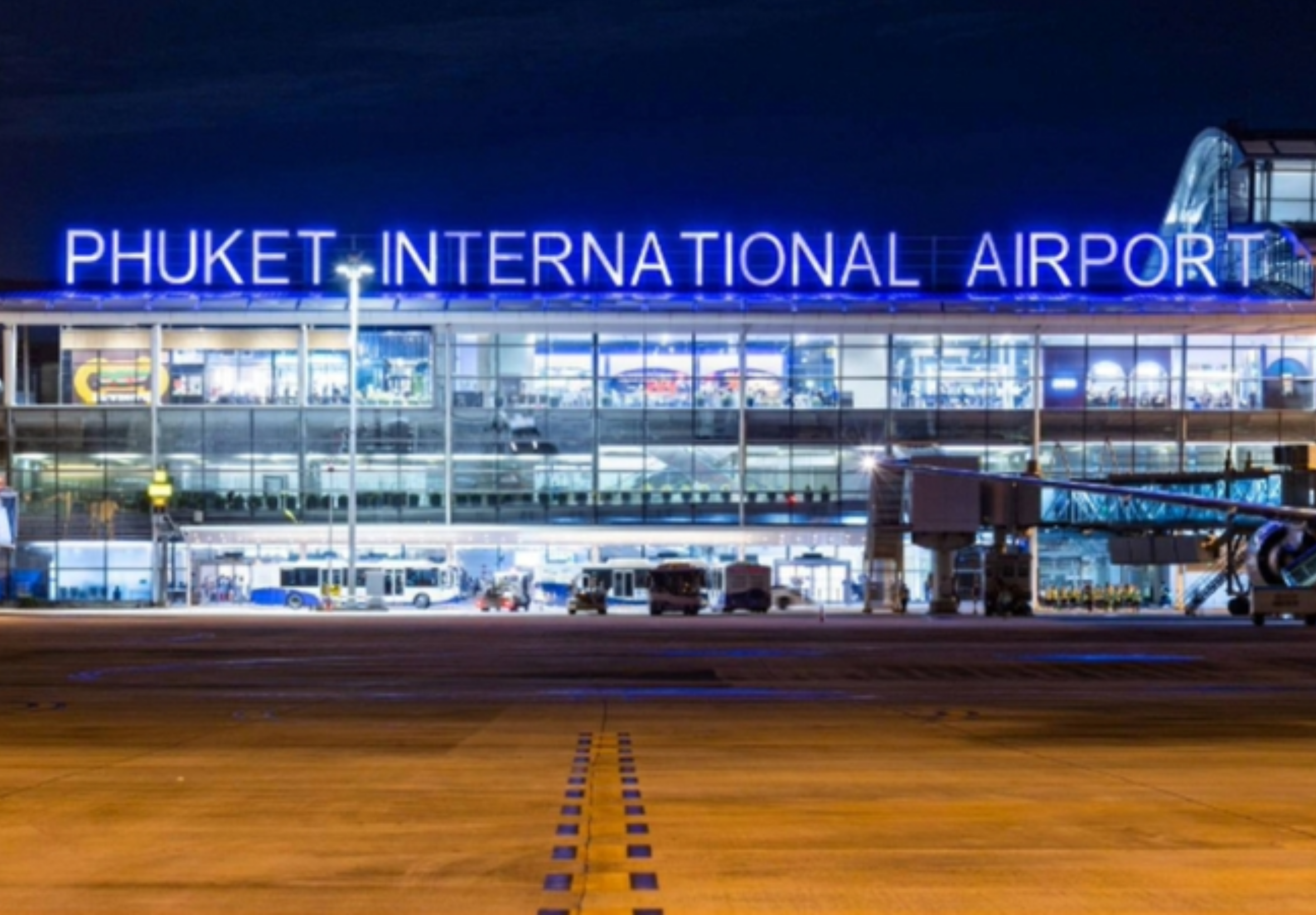 Chaos am Flughafen: Lange Schlangen sorgen für Ärger