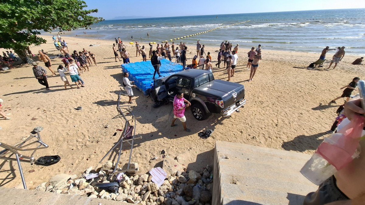 Horror-Crash: Pickup stürzt von Aussichtspunkt