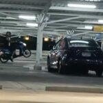 Motorrad-Stunts von AuslĂ€ndern sorgen fĂŒr Wut in Einkaufszentrum Motorrad-Stunts von AuslĂ€ndern sorgen fĂŒr Wut in Einkaufszentrum