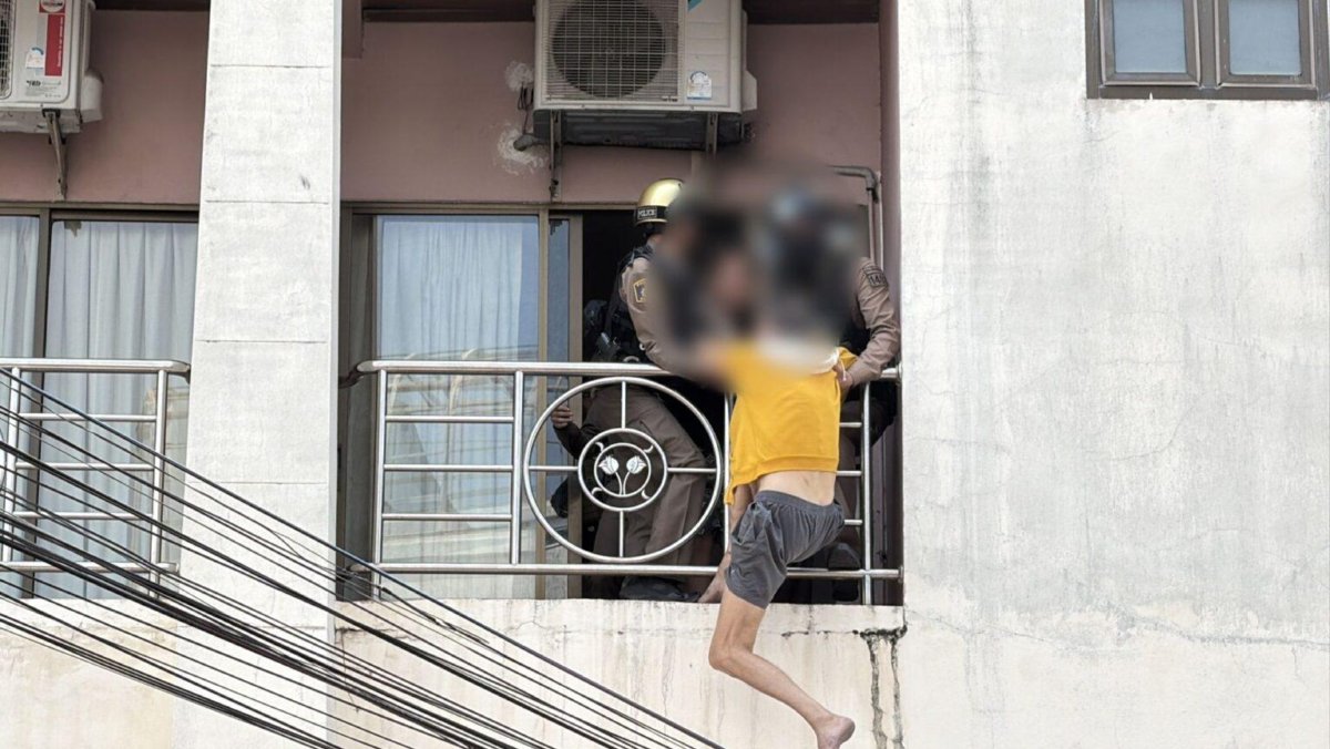 Pattaya: Australier will vom Hotelbalkon springen – Kann ihn die Polizei aufhalten?